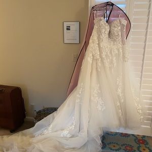Wedding dress